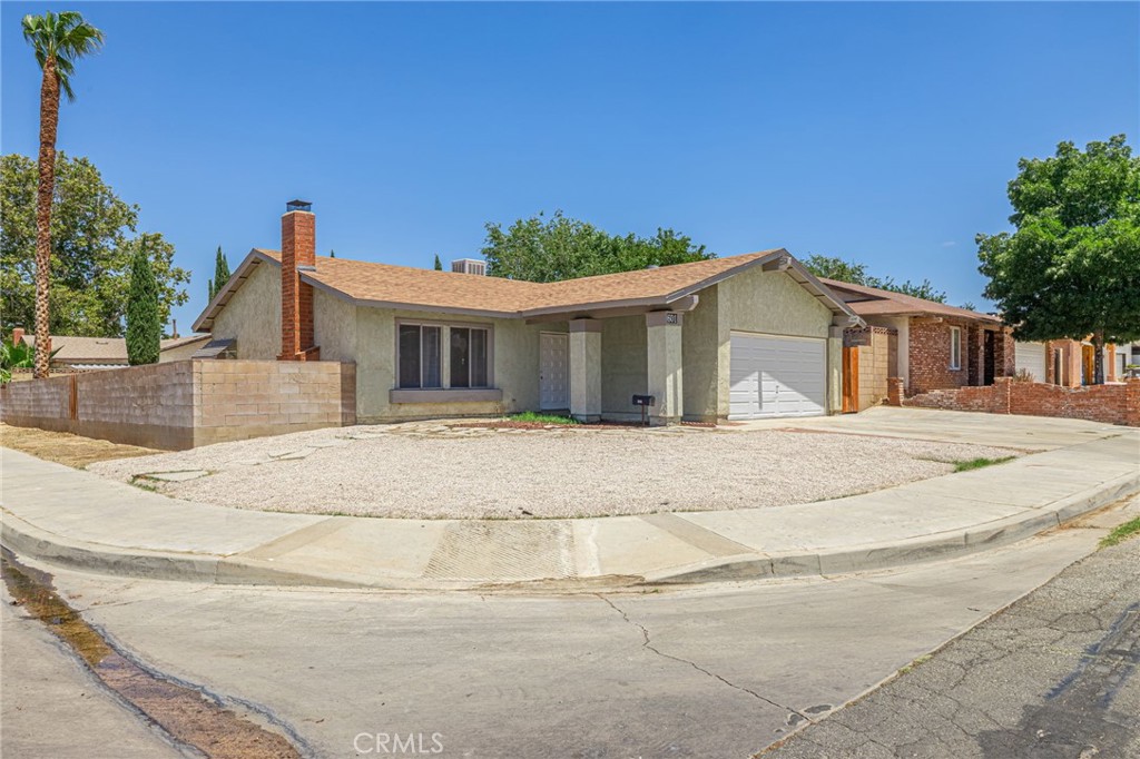 601 Curve Property Photo 5