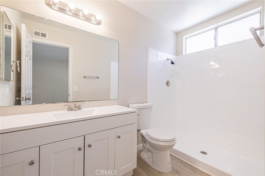 601 Curve Property Photo 21