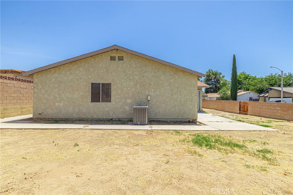 601 Curve Property Photo 32