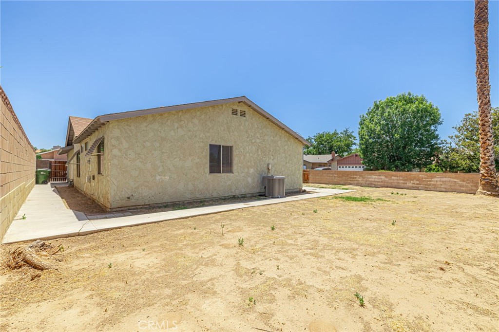 601 Curve Property Photo 33