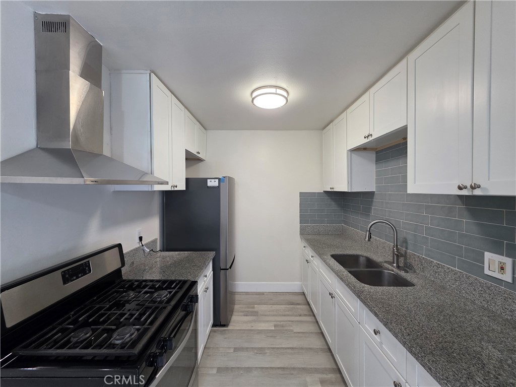 14609 Saticoy 24 Property Photo 2