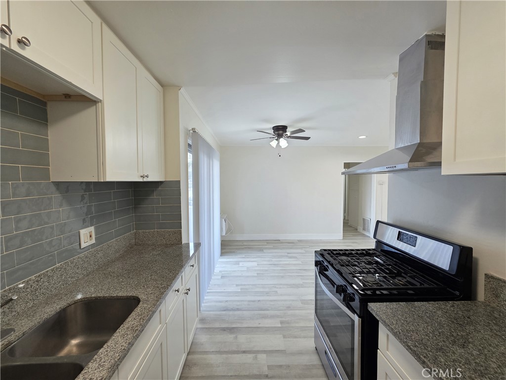 14609 Saticoy 24 Property Photo 3