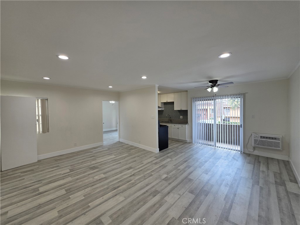 14609 Saticoy 24 Property Photo 4
