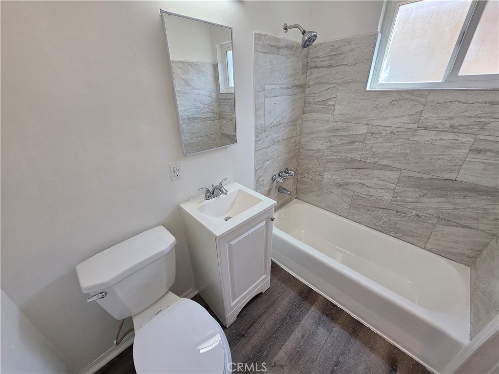 252 E 79th Property Photo 12