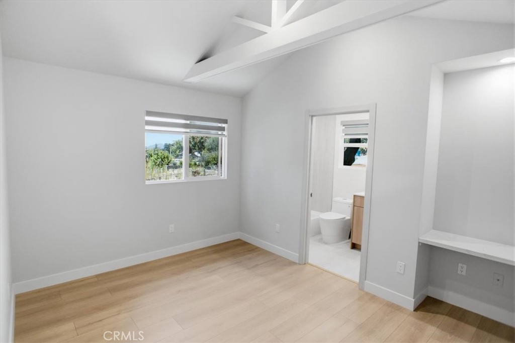 3130 N Mount Curve Property Photo 12