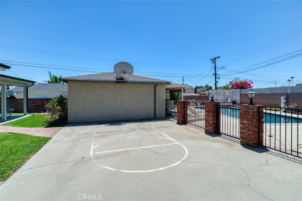 8315 Canterbury Avenue Property Photo 8