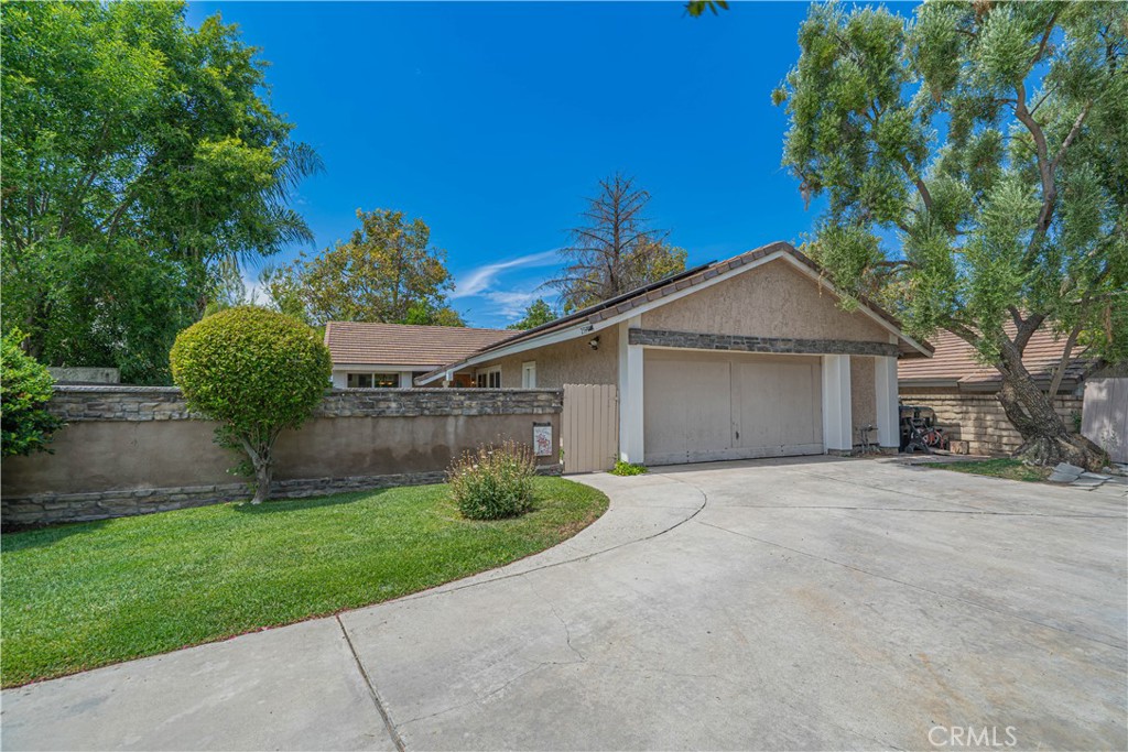 25557 Alesna Property Photo 1