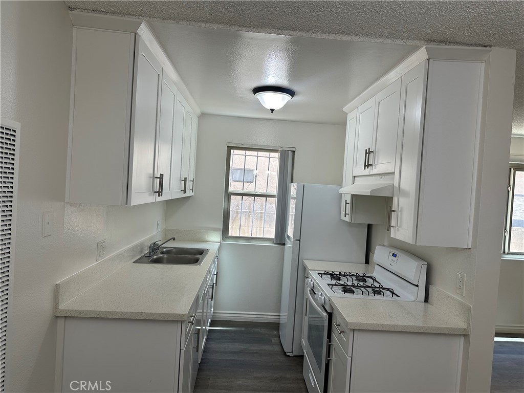 7055 Etiwanda Avenue 102 Property Photo 6
