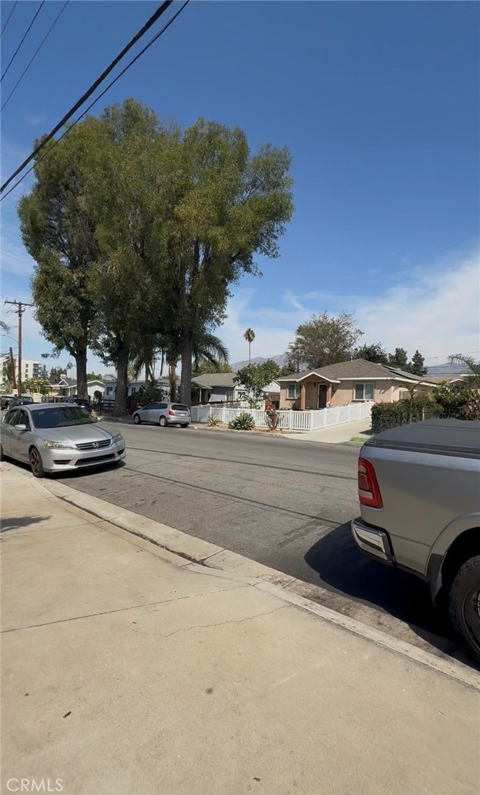 142 E Pomona Property Photo 42