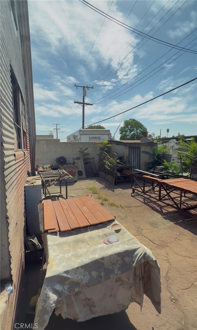 142 E Pomona Property Photo 46