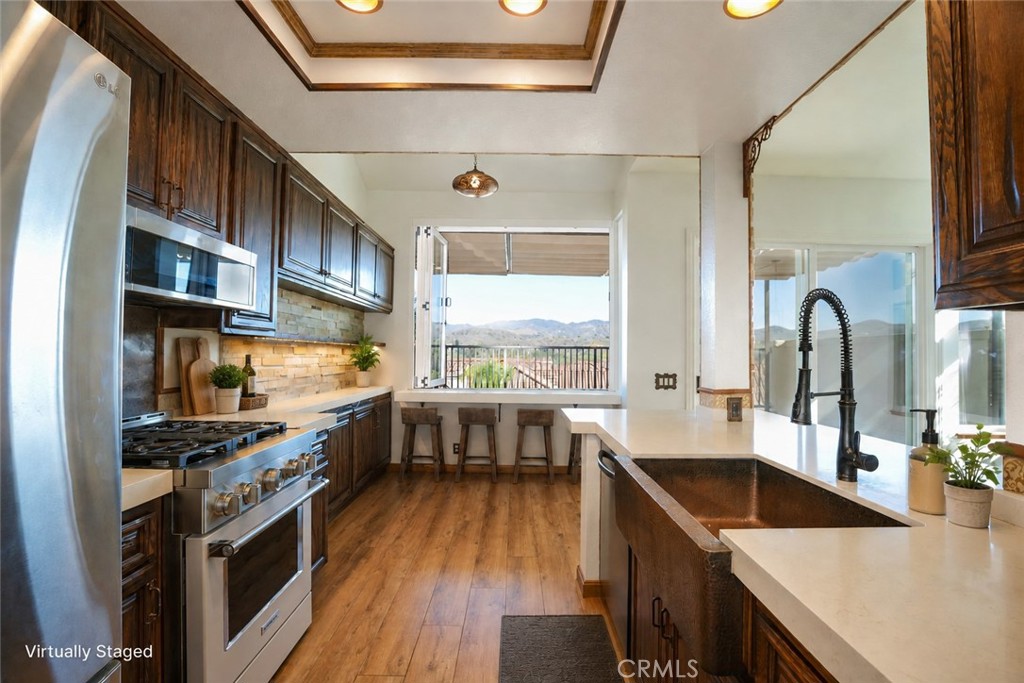 650 Ivywood Lane E Property Photo 9