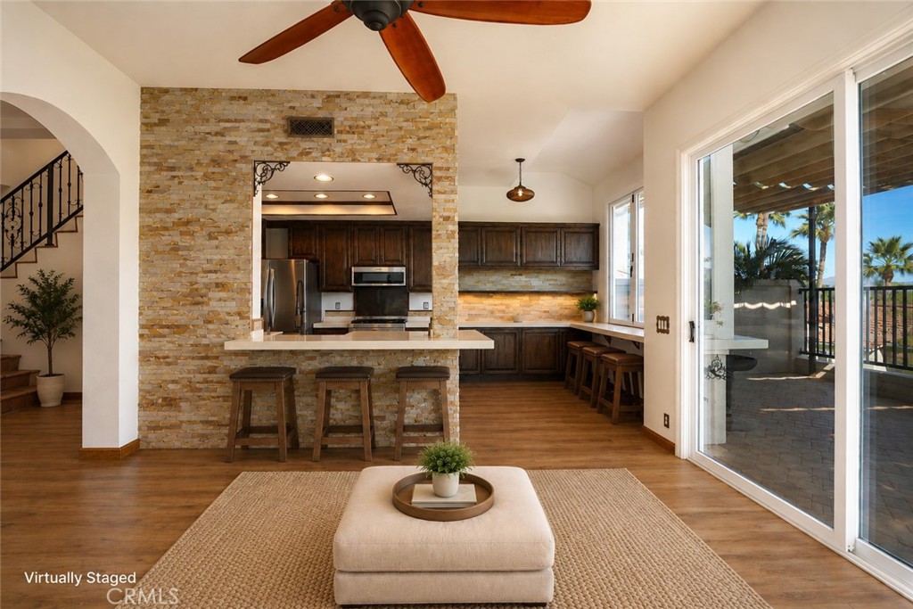 650 Ivywood Lane E Property Photo 12
