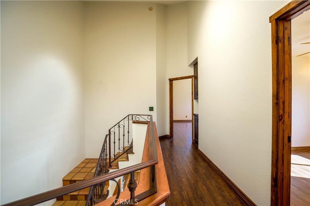 650 Ivywood Lane E Property Photo 17