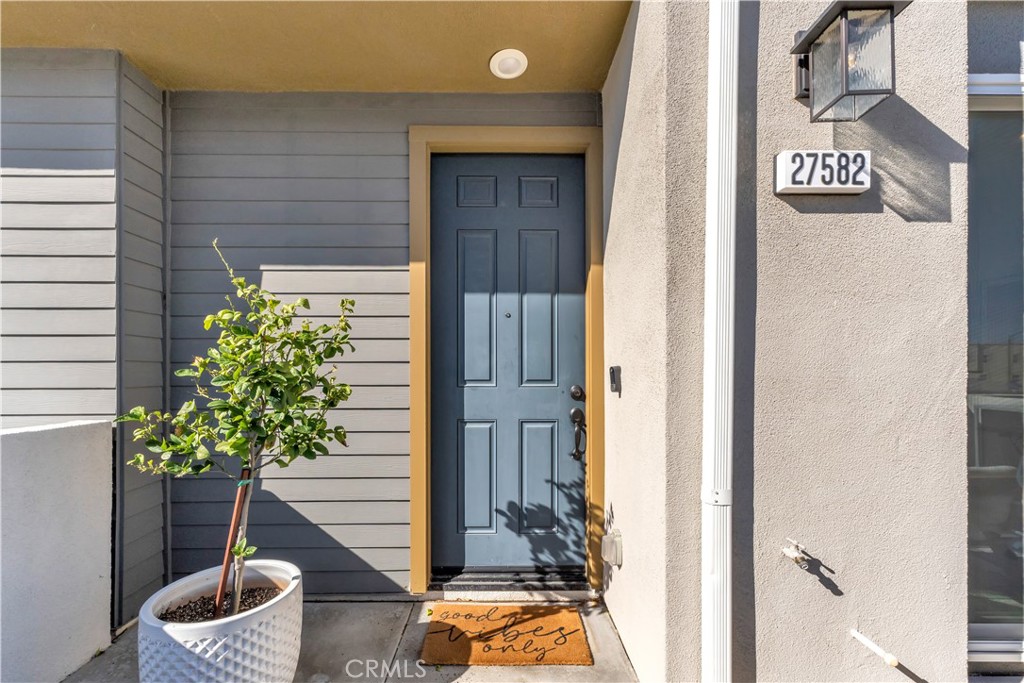 27582 Manzanita Way Property Photo 5