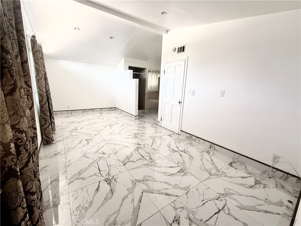 15606 Simonds Property Photo 6