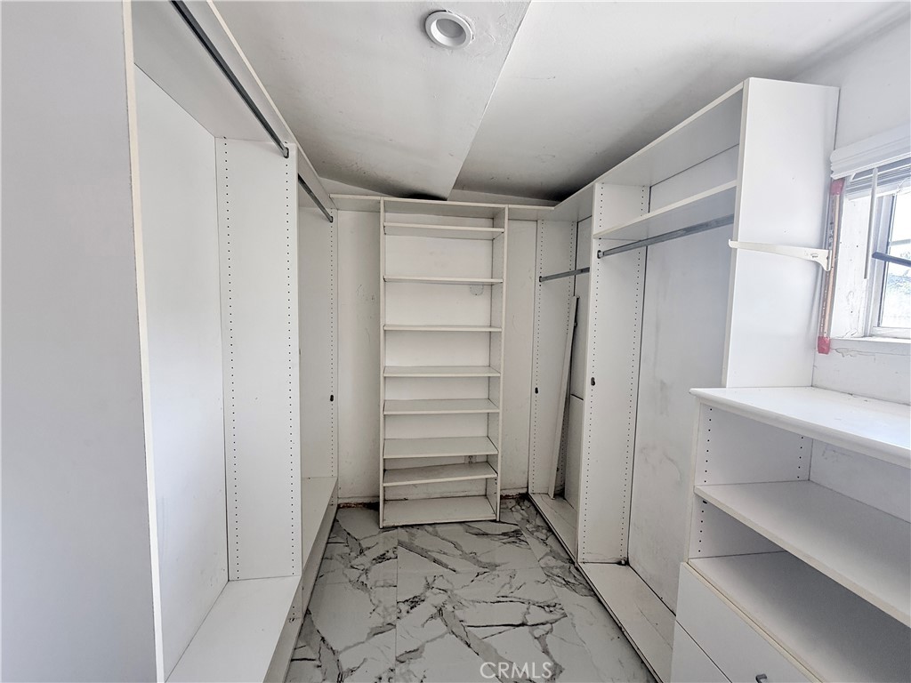 15606 Simonds Property Photo 8