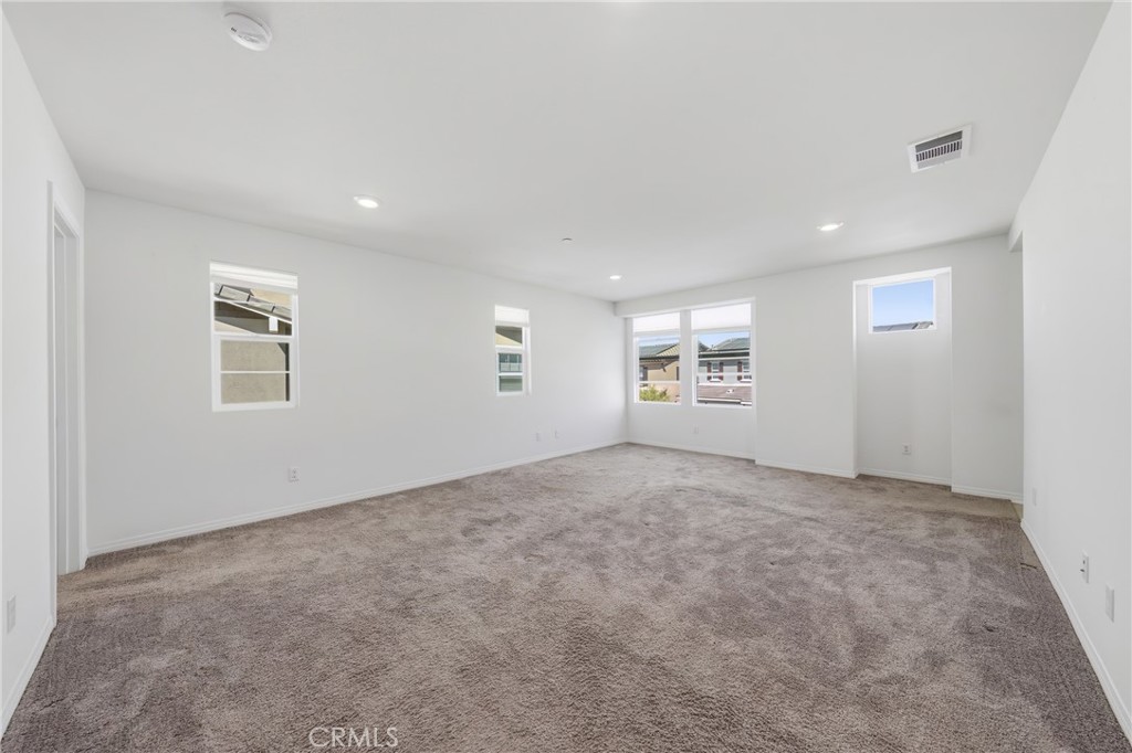 17016 Zion Property Photo 12