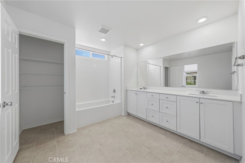 17016 Zion Property Photo 15