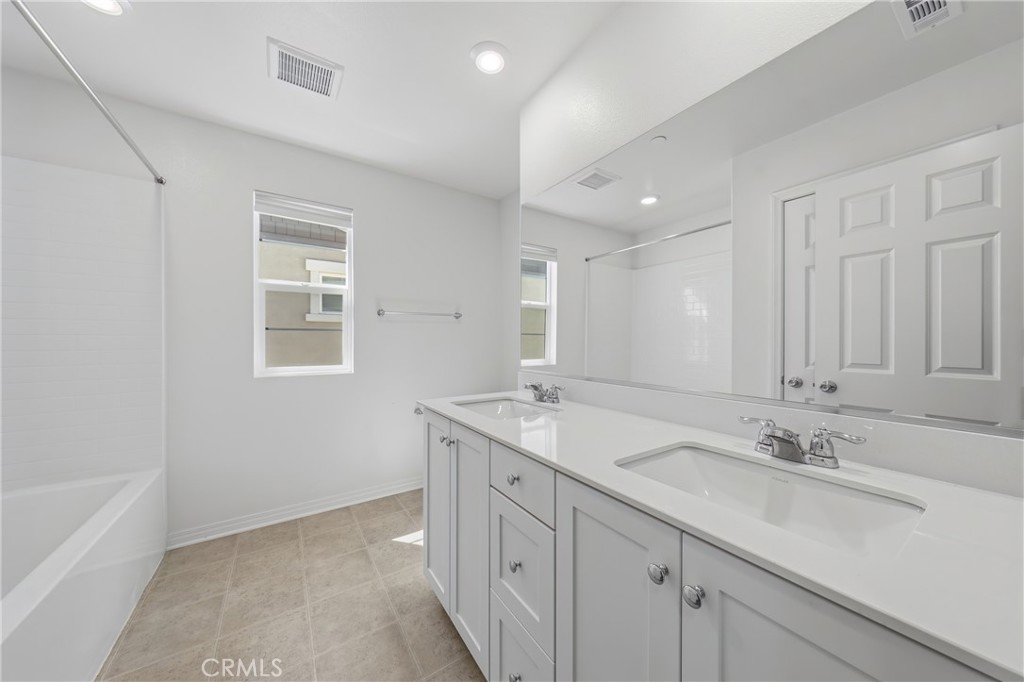 17016 Zion Property Photo 16