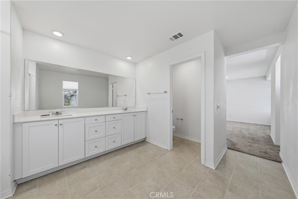 17016 Zion Property Photo 17