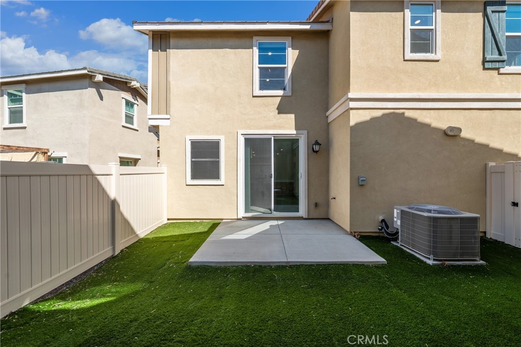 17016 Zion Property Photo 23