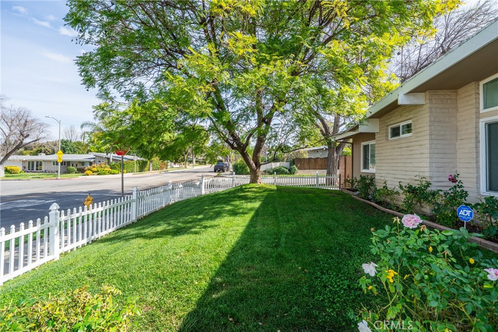 23000 Brenford Street Property Photo 4