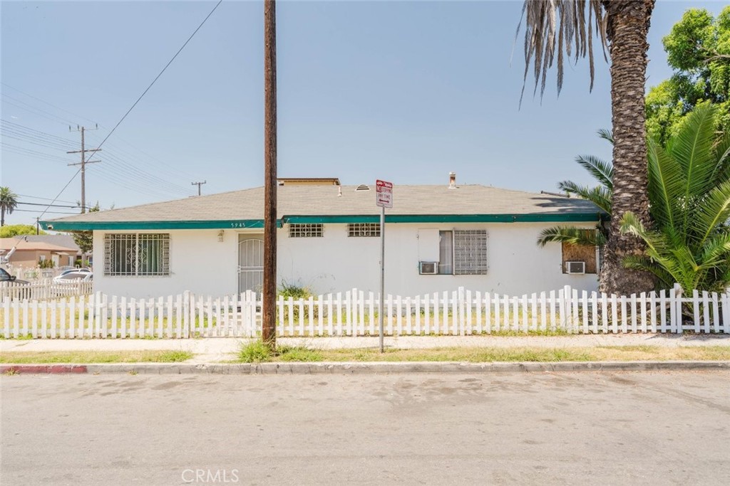 5945 S Los Angeles Street Property Photo 2