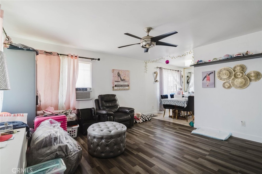 5945 S Los Angeles Street Property Photo 6