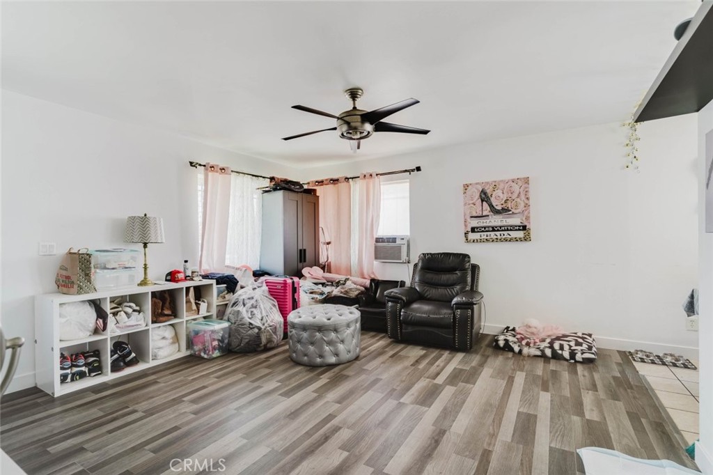 5945 S Los Angeles Street Property Photo 7
