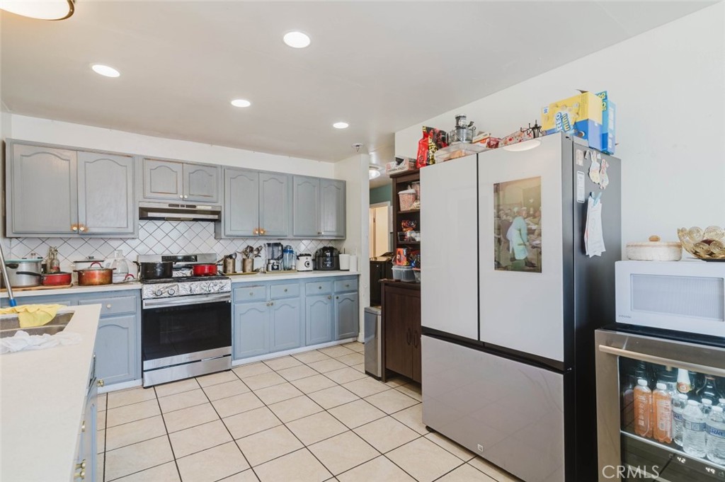 5945 S Los Angeles Street Property Photo 11