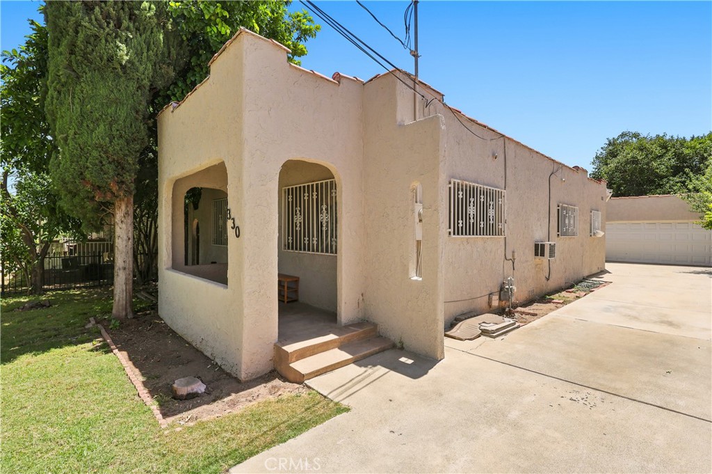 330 W Marshall Street Property Photo 3
