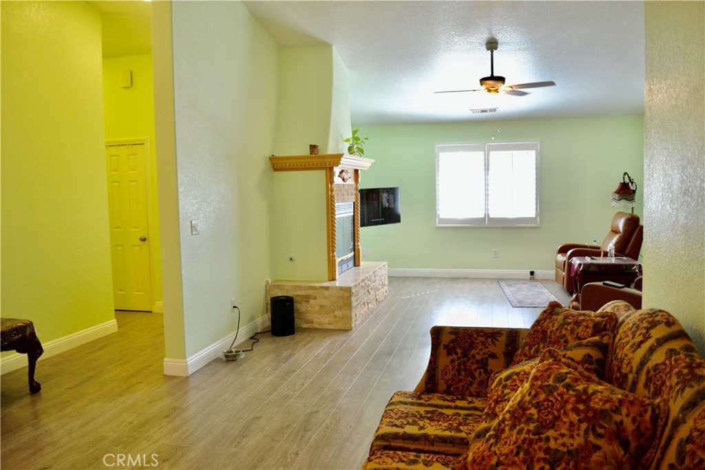 36422 Harold 5th St Property Photo 7