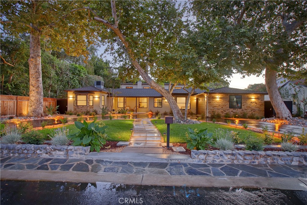 4643 Vantage Avenue Property Photo