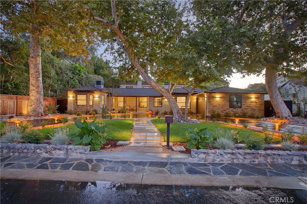 4643 Vantage Avenue Property Photo