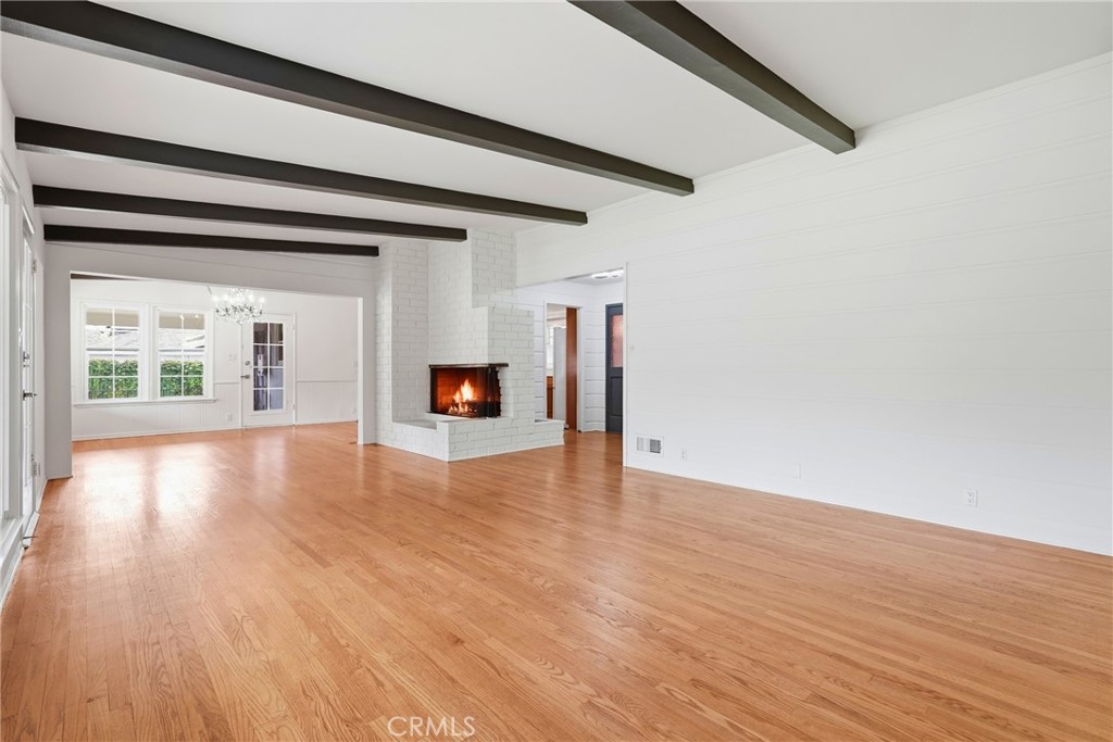 10920 White Oak Property Photo 10