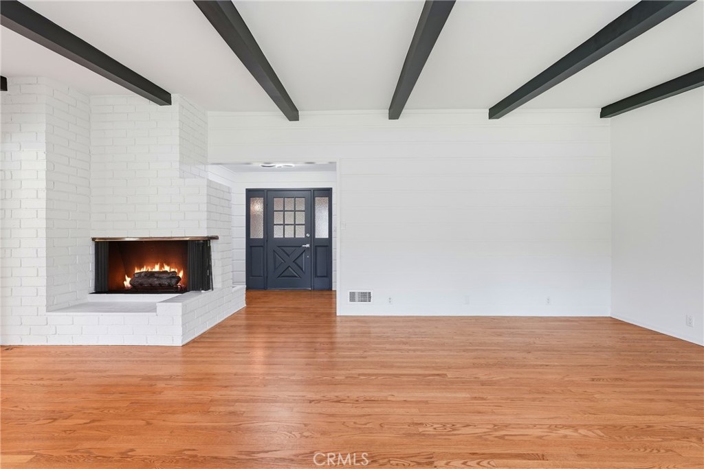 10920 White Oak Property Photo 12