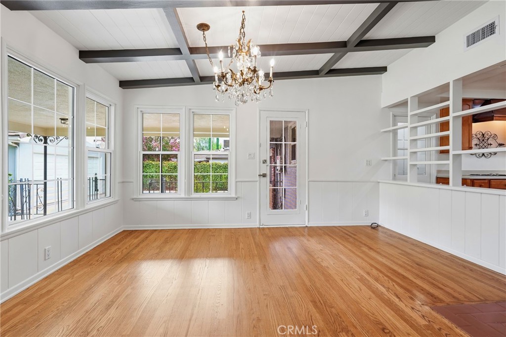 10920 White Oak Property Photo 13