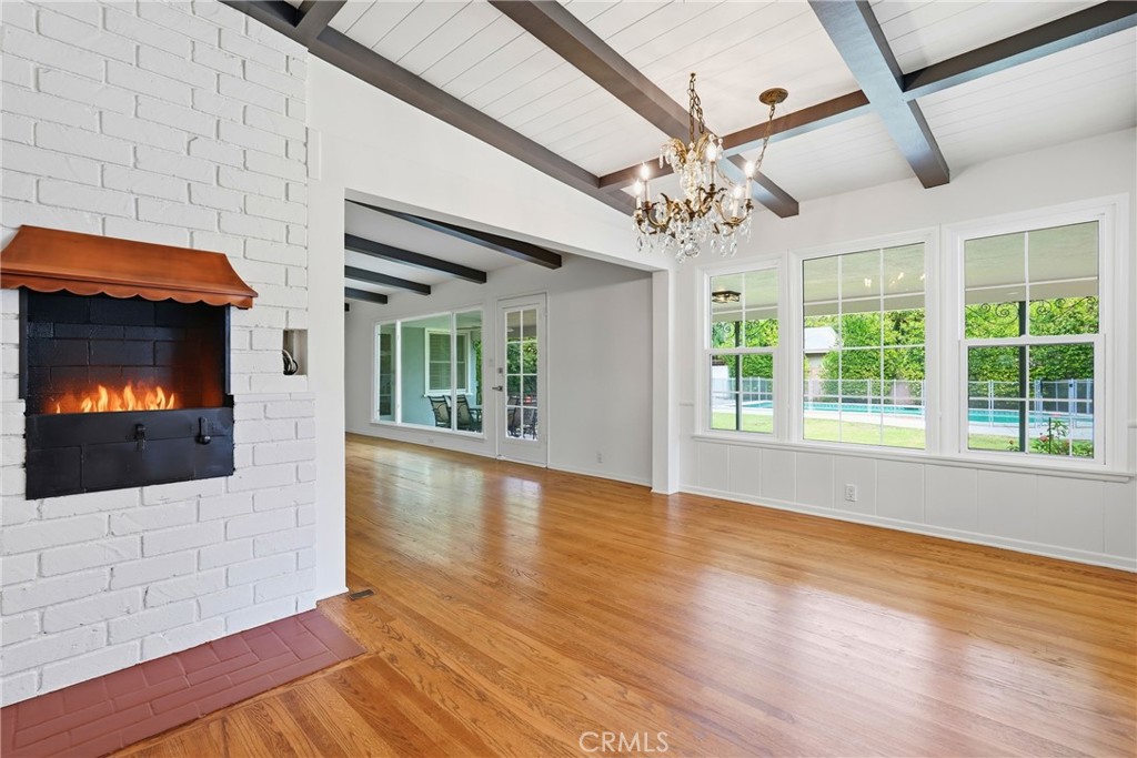 10920 White Oak Property Photo 16
