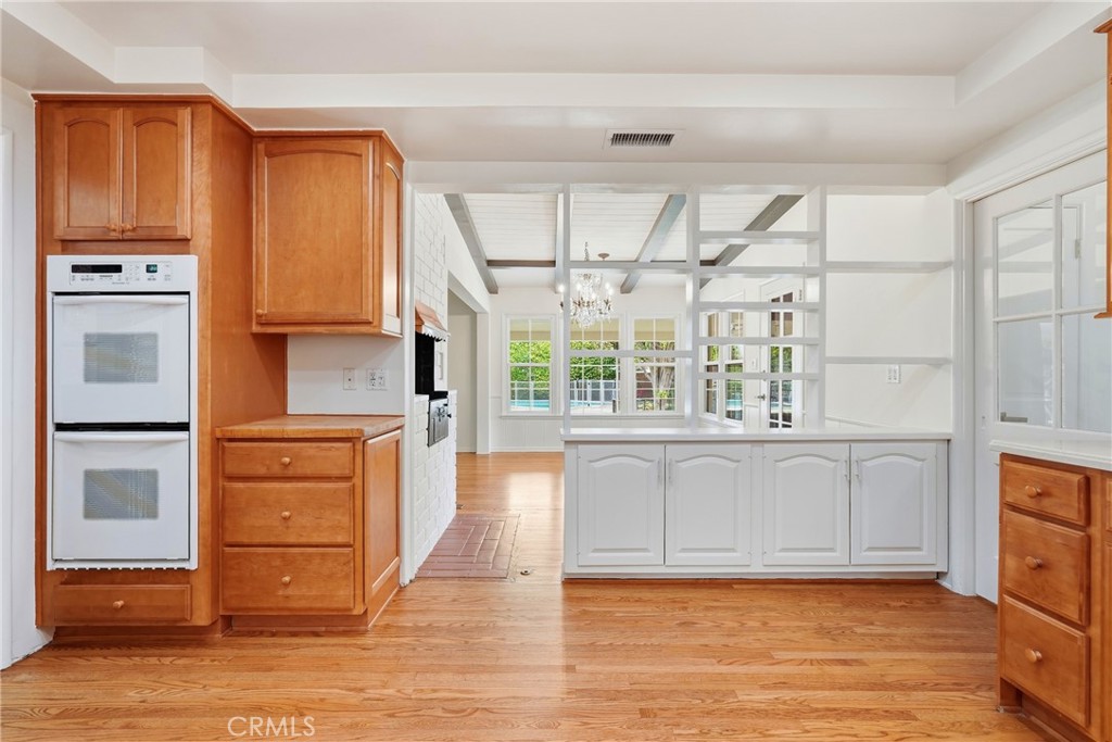 10920 White Oak Property Photo 20