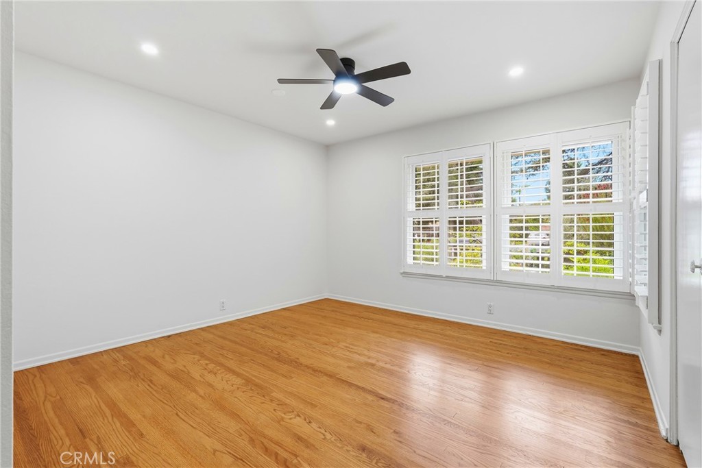 10920 White Oak Property Photo 23