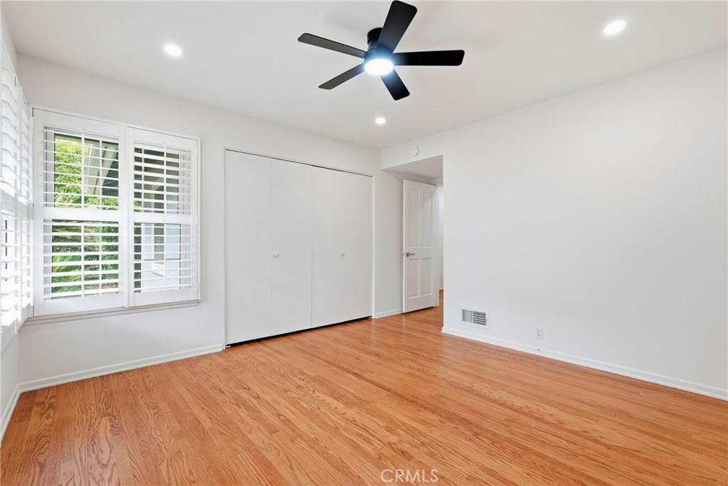 10920 White Oak Property Photo 24