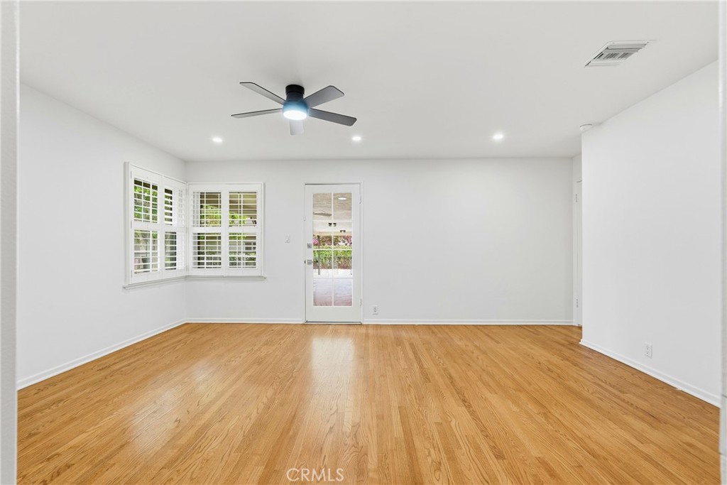 10920 White Oak Property Photo 32