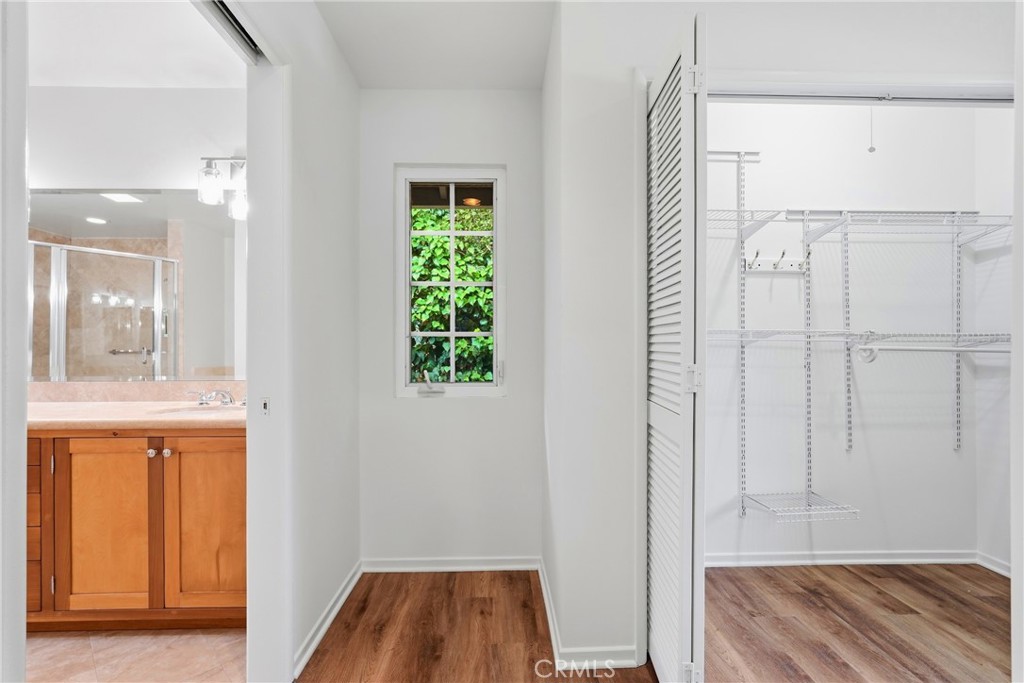 10920 White Oak Property Photo 33