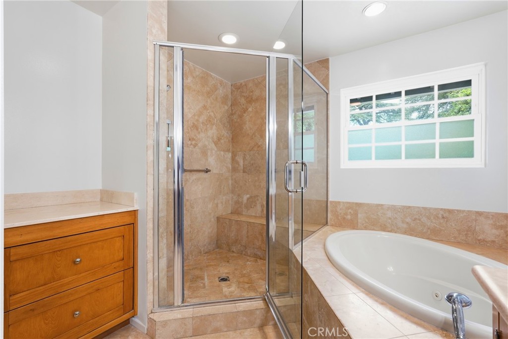 10920 White Oak Property Photo 38