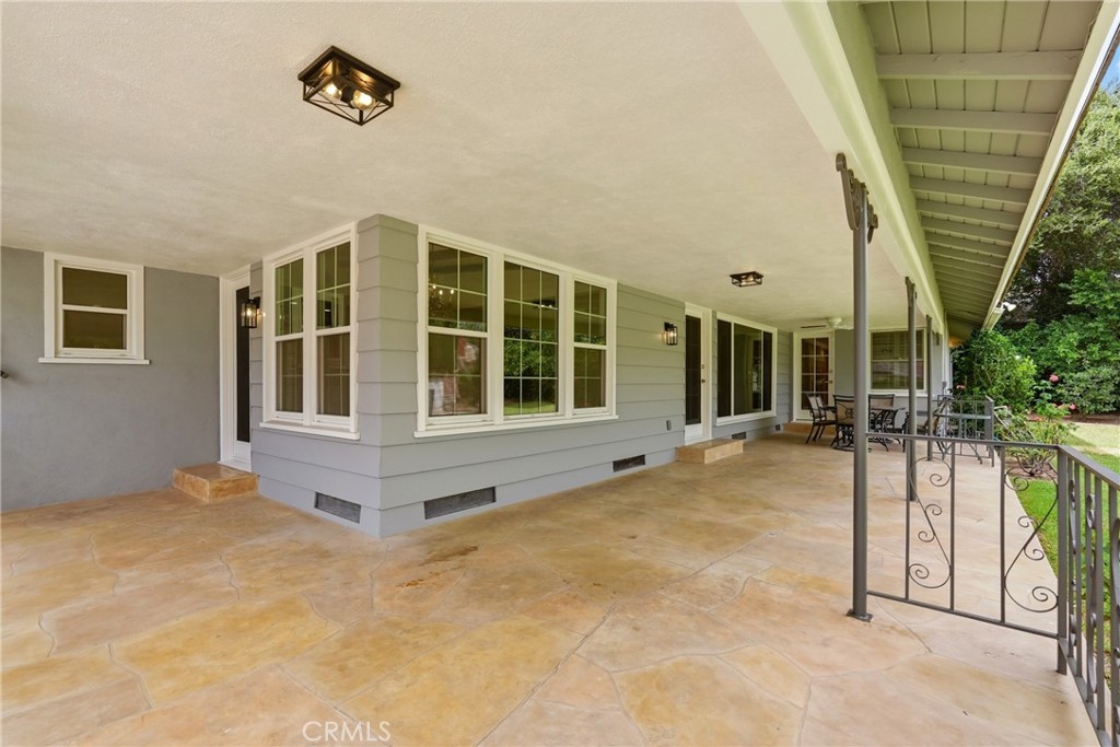 10920 White Oak Property Photo 45