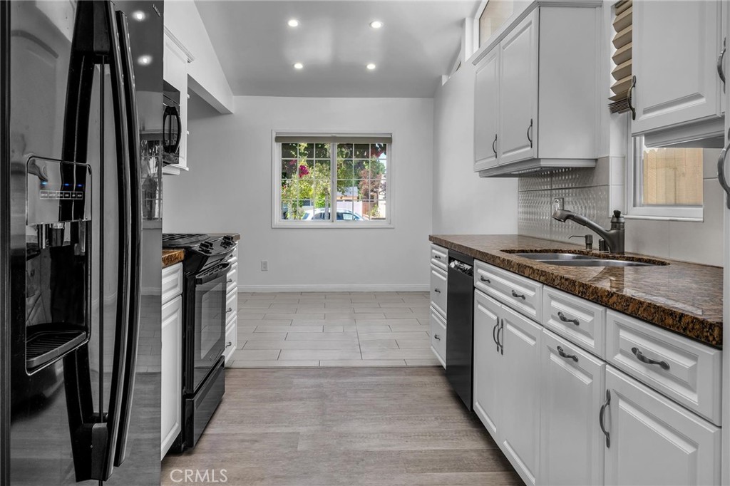 7656 Lasaine Property Photo 6