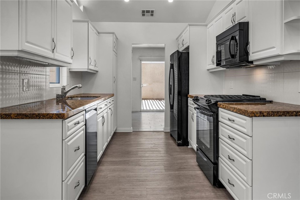 7656 Lasaine Property Photo 7