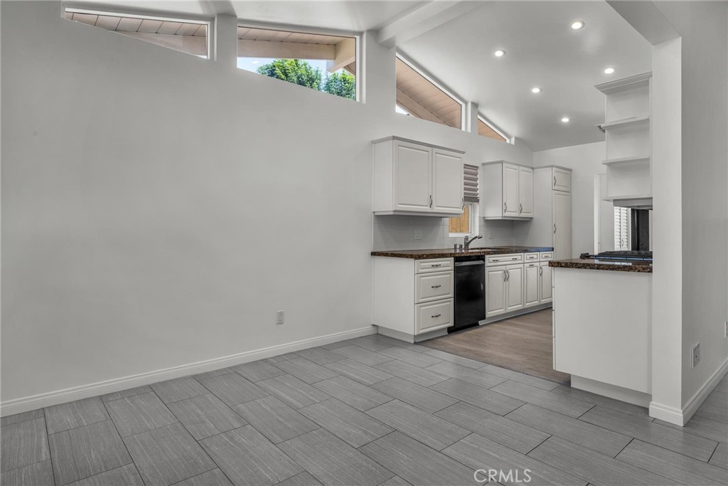 7656 Lasaine Property Photo 9