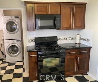 5919 Cedros Property Photo 8