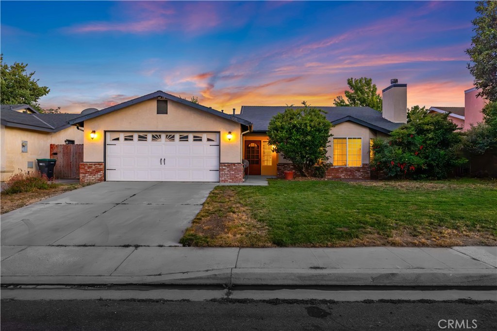 364 Pepper Property Photo 1